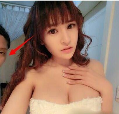 说好的一个人出差呢 说好的一个人出差呢