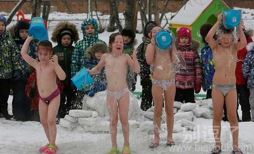 真佩服熊孩子的勇气 真佩服熊孩子的勇气