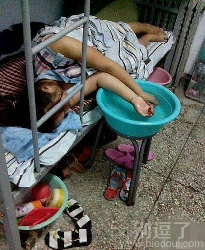 这是洗手呢还是睡着了