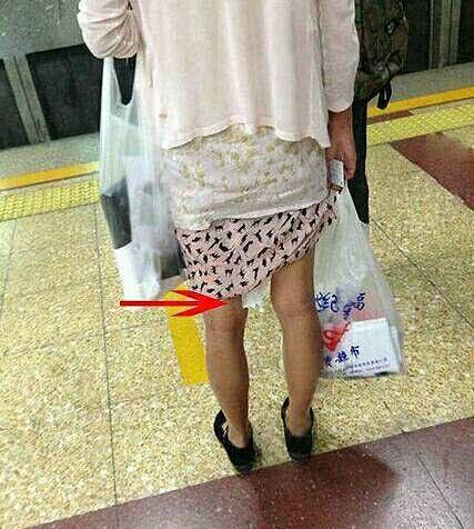 生活笑话图_很纠结该不该告诉妹子 生活笑话图_很纠结该不该告诉妹子