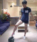 不用手穿裤子的技能