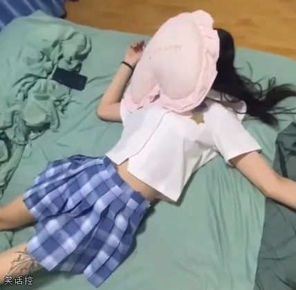 女朋友生气了请问该怎么哄啊？