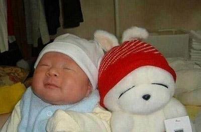 这对双胞胎真是萌翻了 这对双胞胎真是萌翻了