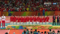 第一次这么喜欢看别人抖腿