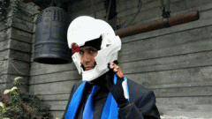 虽然很炫酷，但要怎么看路啊？