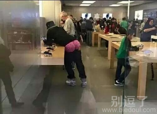 这是一种内裤外穿吗? 这是一种内裤外穿吗?