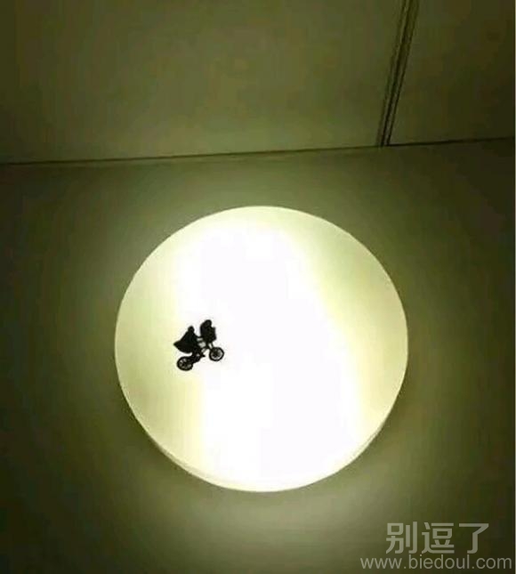 原本一盏普通的灯