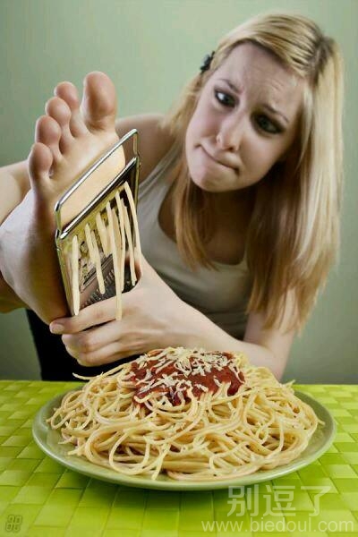 一个妹子的面条。