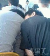 弄啥呢？老师都惊呆了