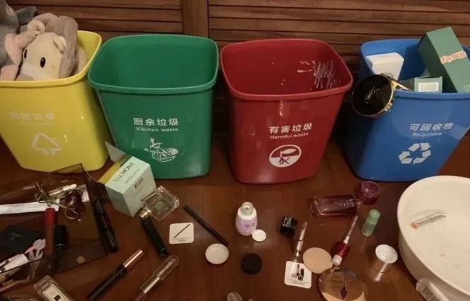 轻松一刻:本以为大妈就够野了,没想到大爷更疯狂 轻松一刻:本以为大妈就够野了,没想到大爷更疯狂