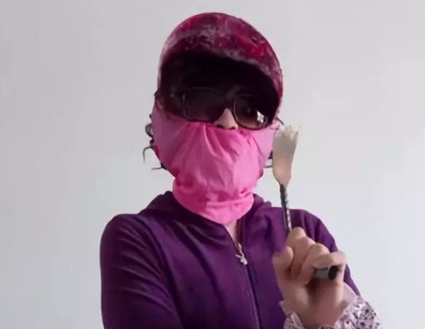 轻松一刻:本以为大妈就够野了,没想到大爷更疯狂 轻松一刻:本以为大妈就够野了,没想到大爷更疯狂