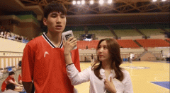 这一幕看着好暖心...不知不觉间看了5遍