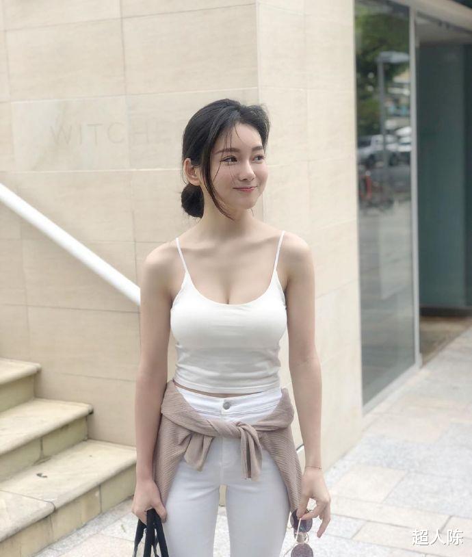 “这就是洗脚城里男技师和女技师的区别...哈哈哈哈亮点在评论区!” “这就是洗脚城里男技师和女技师的区别...哈哈哈哈亮点在评论区!”
