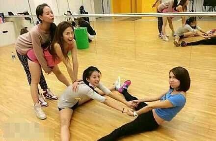 内涵图 妹子们真的会玩 内涵图 妹子们真的会玩