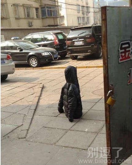 这衣服成精了。。吗? 这衣服成精了。。吗?