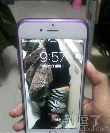二货男友趁我睡着偷偷拍照还做了屏保