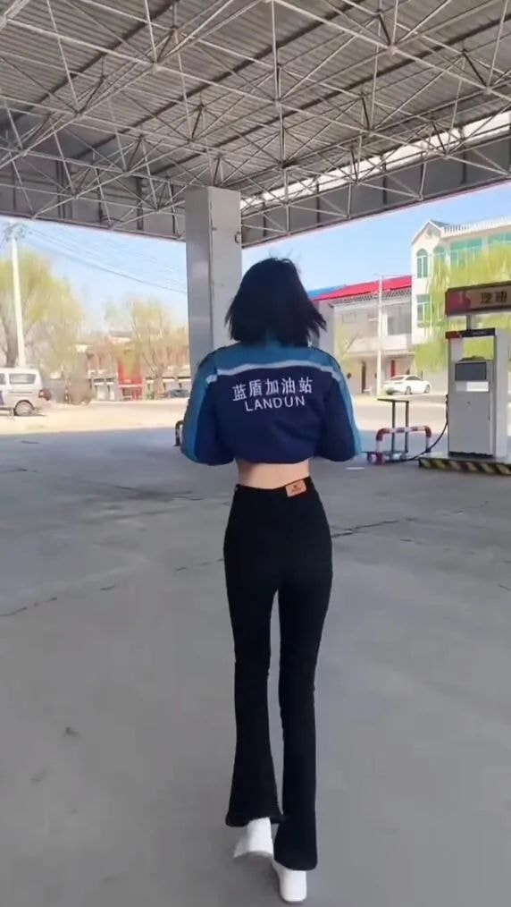 轻松一刻:有这样的老婆,你们每天几点回家? 轻松一刻:有这样的老婆,你们每天几点回家?
