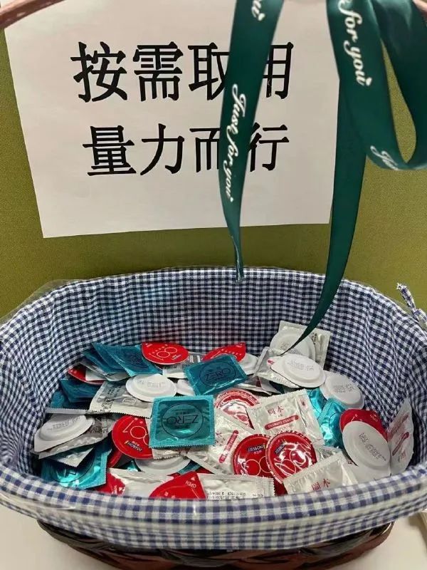 轻松一刻:有这样的老婆,你们每天几点回家? 轻松一刻:有这样的老婆,你们每天几点回家?