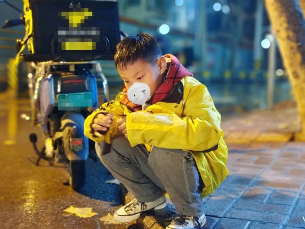 轻松一刻:有这样的老婆,你们每天几点回家? 轻松一刻:有这样的老婆,你们每天几点回家?