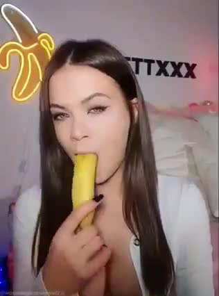 轻松一刻:还是老板玩的花,招"小秘"明码标价! 轻松一刻:还是老板玩的花,招"小秘"明码标价!