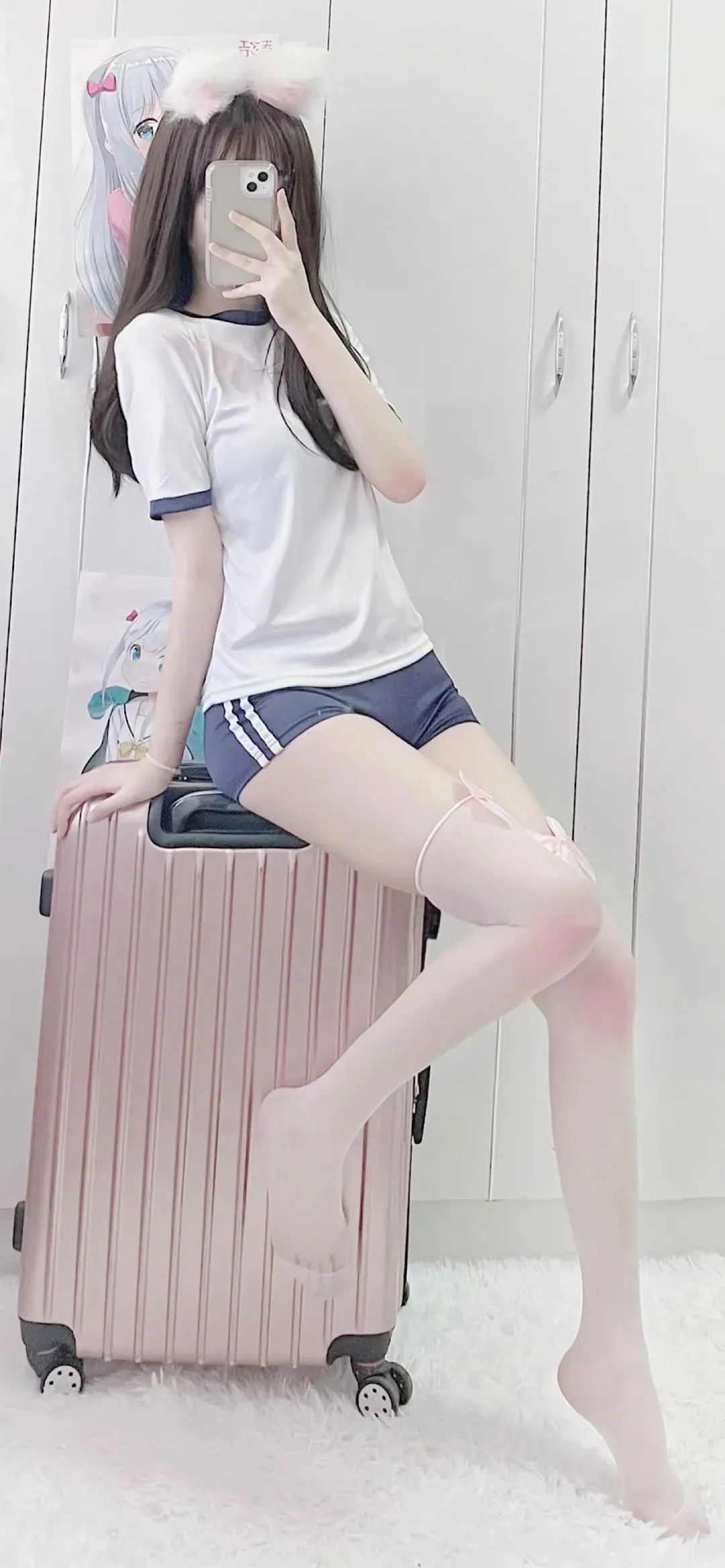 轻松一刻：还是老板玩的花，招＂小秘＂明码标价！