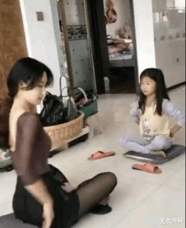 “女朋友穿成这样去学生家里教舞蹈,我该怎么办?”哈哈哈 “女朋友穿成这样去学生家里教舞蹈,我该怎么办?”哈哈哈