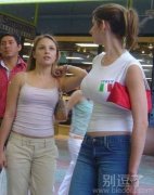 一个无视大胸的妹子。