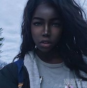 漂亮的黑人妹妹。。 漂亮的黑人妹妹。。