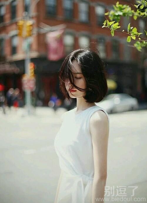 唯美的美女图片 。