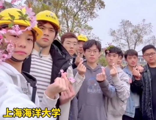 轻松一刻:疫情,你耽误我谈恋爱了! 轻松一刻:疫情,你耽误我谈恋爱了!