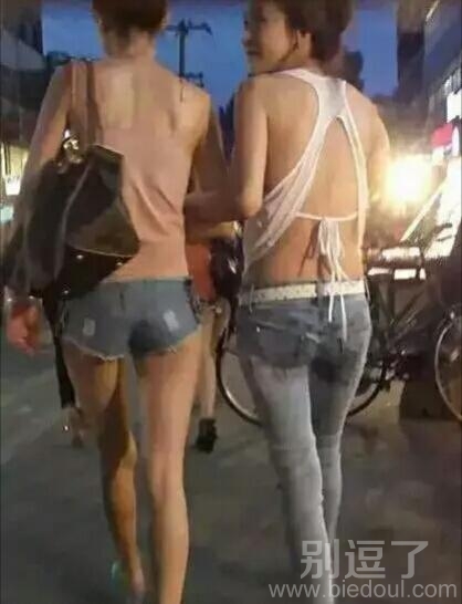 妹子一定是很热很热