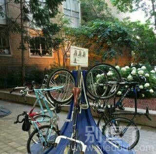 奇葩的自行车停车场