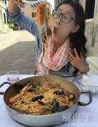 妹纸这是饿成什么样子了