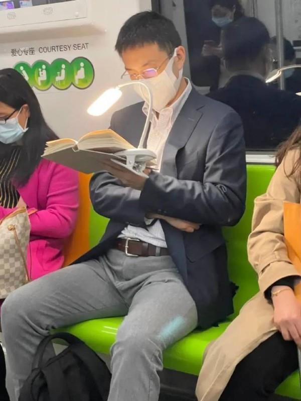 神回复:生活中男生好色还是女生好色 神回复:生活中男生好色还是女生好色