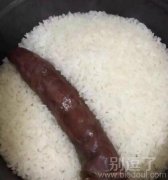 一顿奇葩的早饭。 一顿奇葩的早饭。