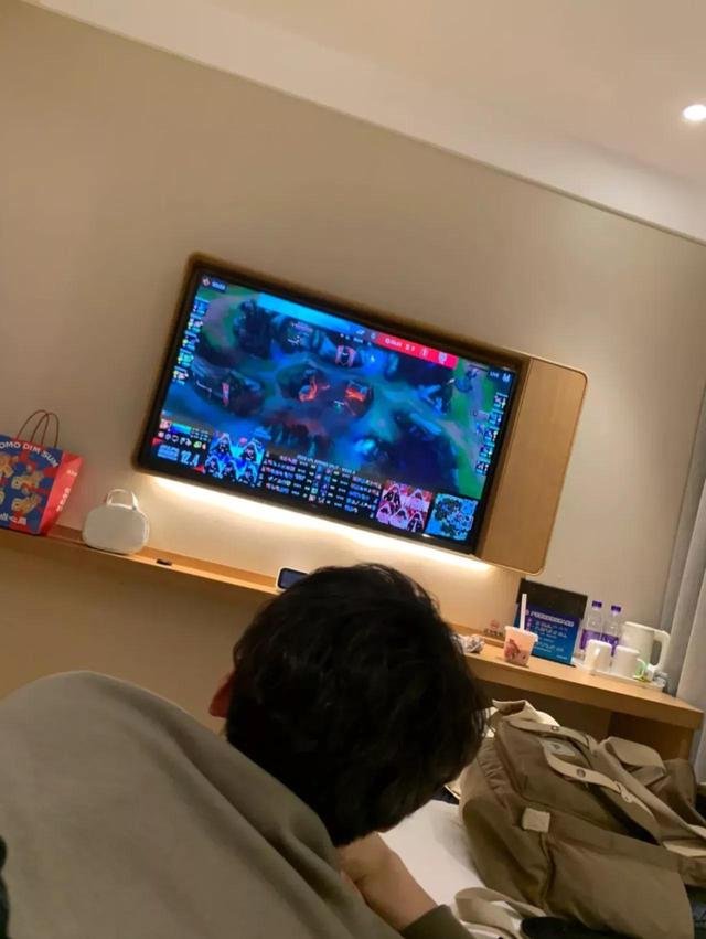 今日笑话:金刚狼 今日笑话:金刚狼