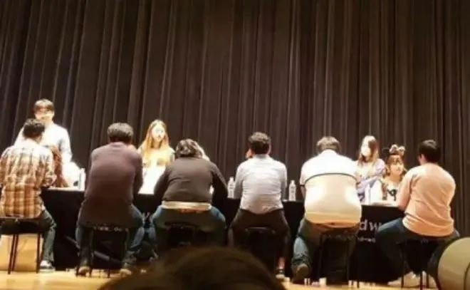 轻松一刻:你见过散养的小姐姐吗?我见过 轻松一刻:你见过散养的小姐姐吗?我见过