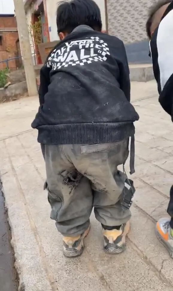 轻松一刻:你见过散养的小姐姐吗?我见过 轻松一刻:你见过散养的小姐姐吗?我见过