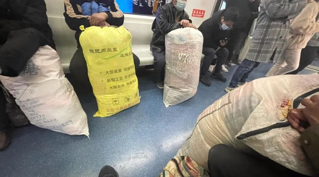 轻松一刻:你见过散养的小姐姐吗?我见过 轻松一刻:你见过散养的小姐姐吗?我见过