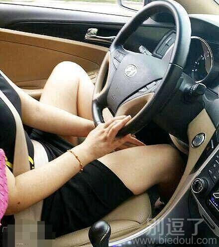 女司机开车都这么霸气 女司机开车都这么霸气