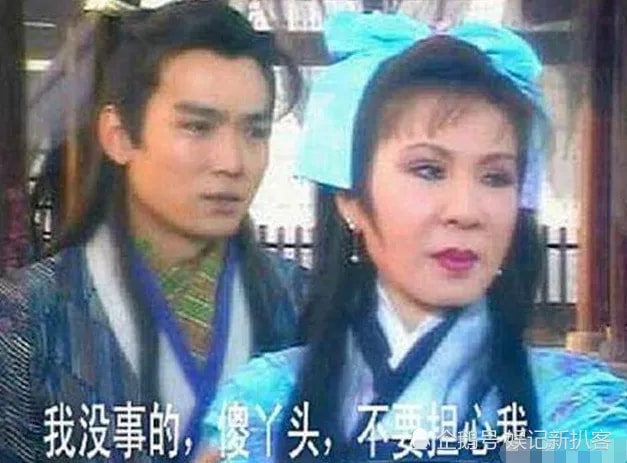 轻松一刻:哥哥你好好坐船头,让妹妹在后面揩把油! 轻松一刻:哥哥你好好坐船头,让妹妹在后面揩把油!