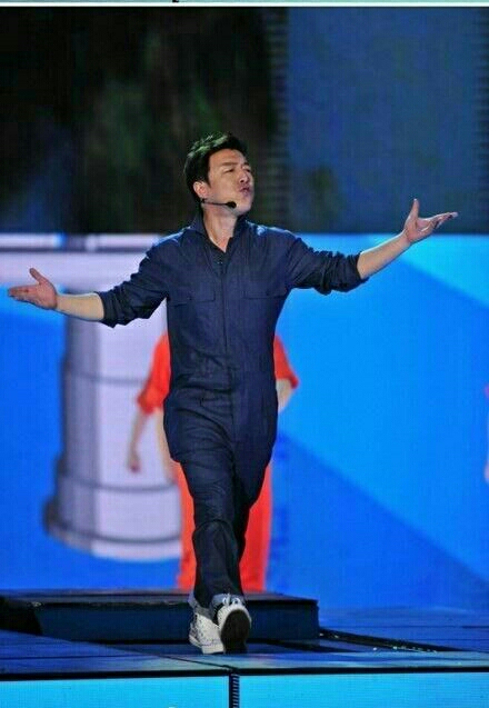 黄渤在央视办了张健身卡 黄渤在央视办了张健身卡