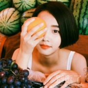 用一张图来证明脸小 用一张图来证明脸小