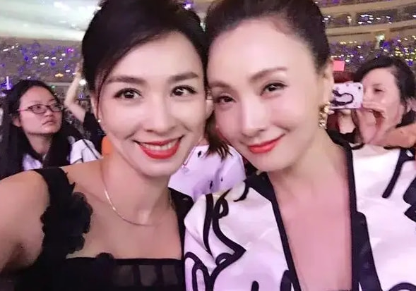 轻松一刻:转角不一定遇到爱情,可能是疫情 轻松一刻:转角不一定遇到爱情,可能是疫情