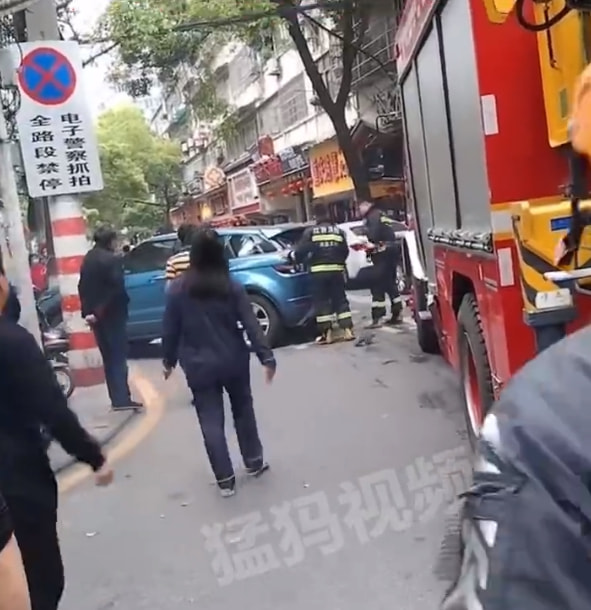 轻松一刻:转角不一定遇到爱情,可能是疫情 轻松一刻:转角不一定遇到爱情,可能是疫情