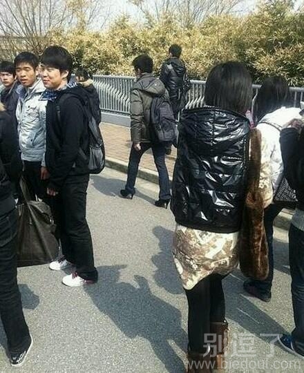 大哥，你是男人吧！
