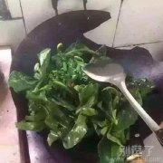 生活太苦逼了，还得努力赚钱啊