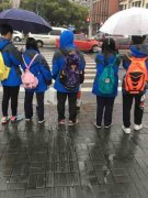 真羡慕你们有伞的人 真羡慕你们有伞的人