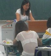 老师用不用放下来歇一会呀！