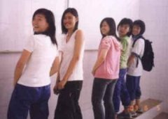 妹纸们 你们在干什么 节操哪里去了